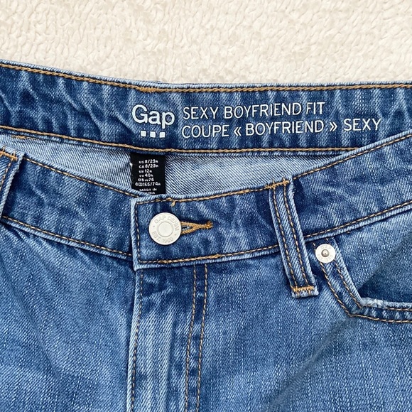 Gap Sexy Boyfriend Fit Jeans - Picture 11 of 16